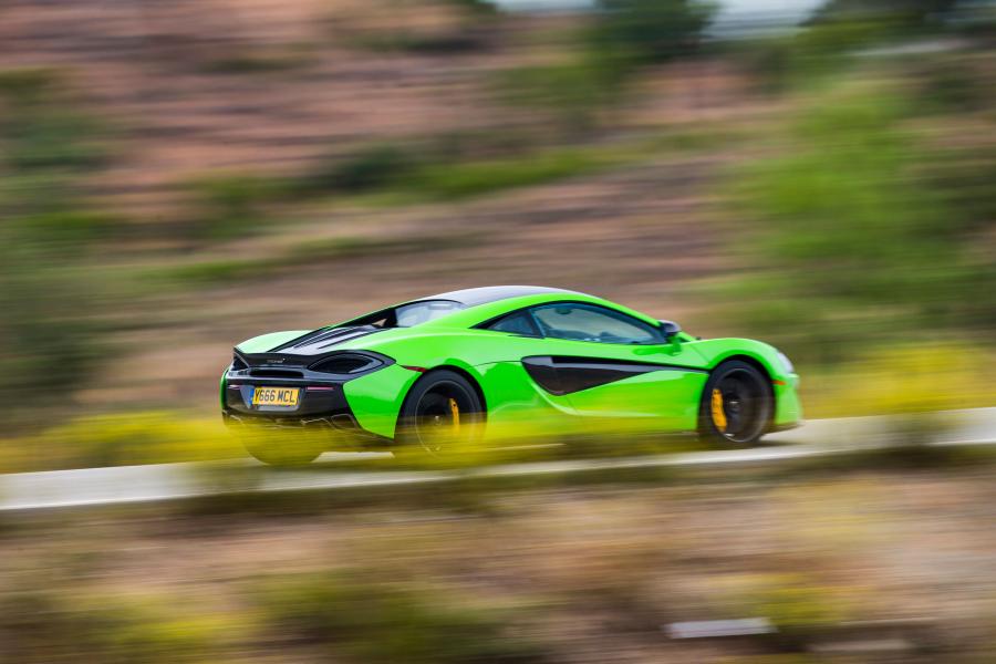  McLaren 570S Coupe 2015 года  (US) (фото 25 из 26)